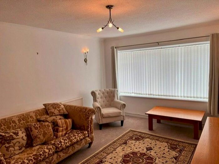 2 Bedroom Flat To Rent In Long Oaks Court, Sketty, Swansea, SA2