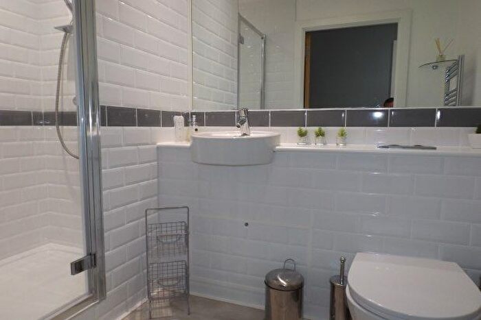 1 Bedroom Flat To Rent In Waterfront Walk, Birmingham, B1