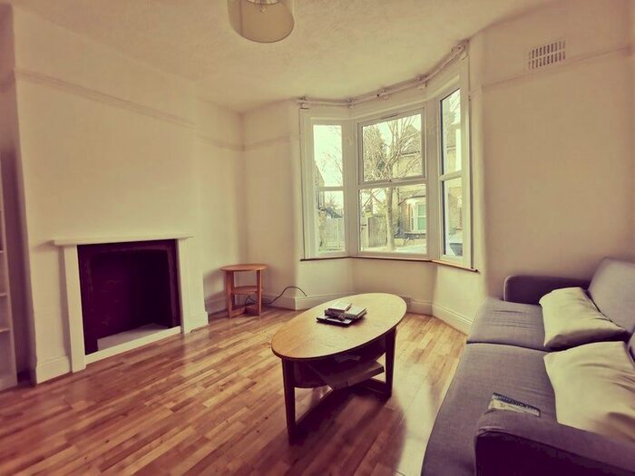 2 Bedroom Flat To Rent In Hove Avenue, London, E17