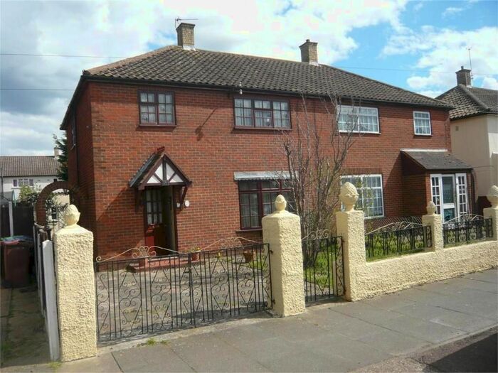 4 Bedroom Property To Rent In Daiglen Drive, South Ockendon, RM15