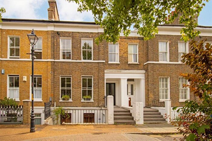 2 Bedroom Flat For Sale In Sutherland Square, Walworth, SE17