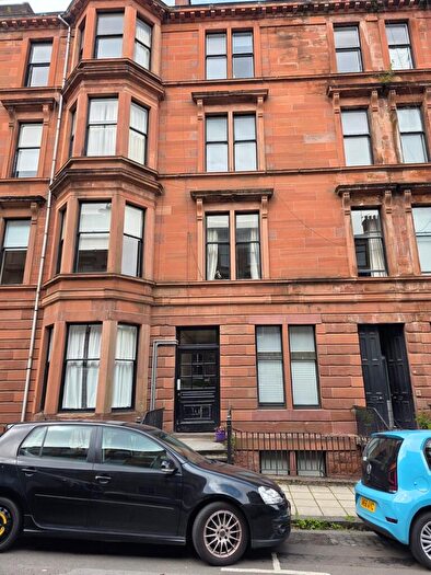 3 Bedroom Apartment To Rent In B/R, Kersland Street, G12