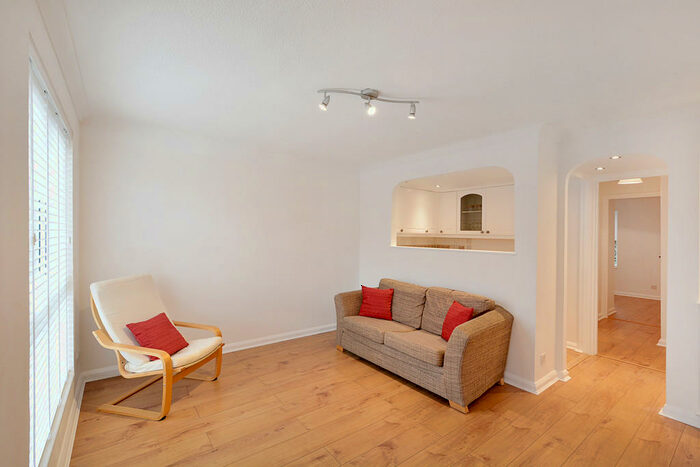 1 Bedroom Apartment To Rent In Kinburn Street, London, SE16
