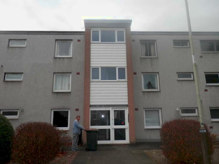 2 Bedroom Flat To Rent In Muirton Place, Perth, PH1