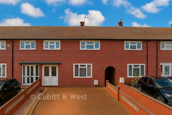 3 Bedroom Terraced House For Sale In Taynton Drive, Merstham, Redhill, Surrey, RH1