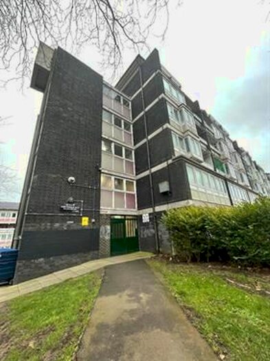 2 Bedroom Flat To Rent In Nightingale Vale, London, SE18