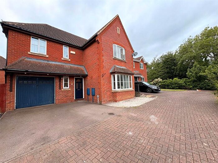 4 Bedroom Detached House For Sale In Nightingale Close, Daventry, Northamptonshire, NN11