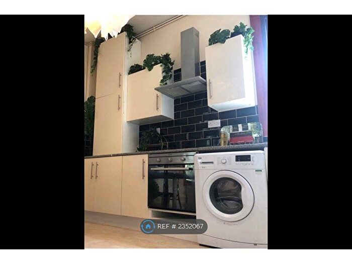 2 Bedroom Flat To Rent In Picton Road, Liverpool, L15