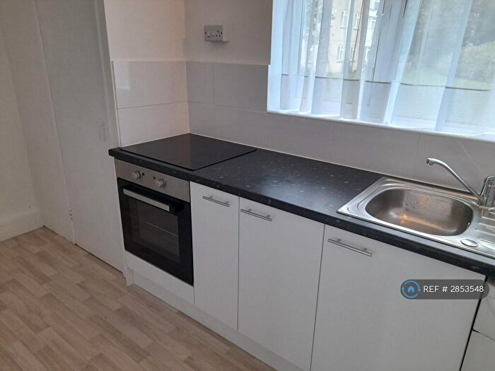 2 Bedroom Flat To Rent In Highams Hill, Crawley, RH11