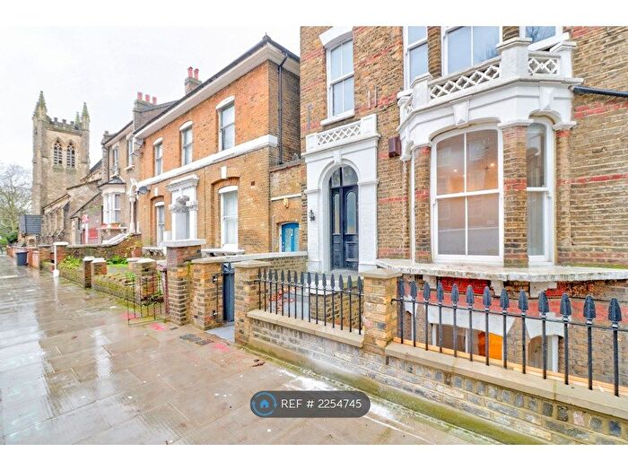 2 Bedroom Flat To Rent In Hackney, London, E5