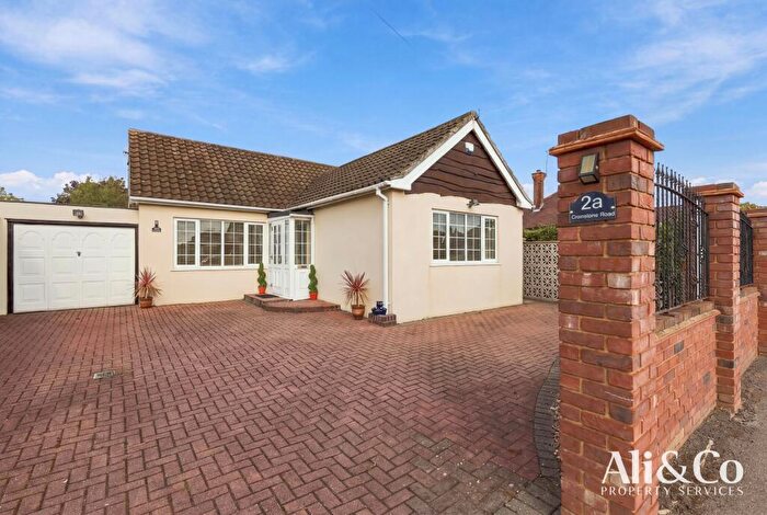 2 Bedroom Bungalow For Sale In Crowstone Road, Grays, RM16