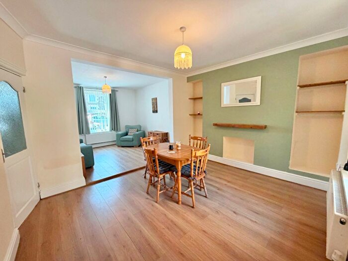 3 Bedroom End Of Terrace House To Rent In Loughor Road, Gorseinon, Swansea, SA4