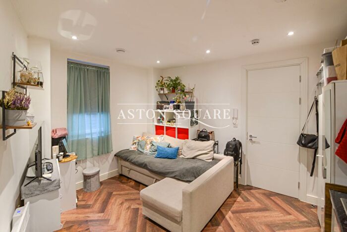 Studio To Rent In Cobbold Road, London, E11