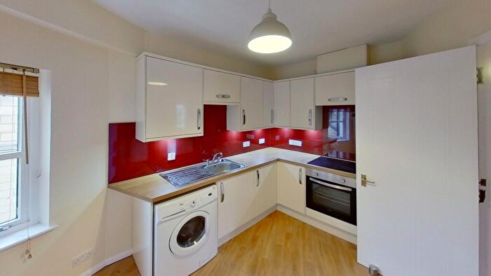 2 Bedroom Flat To Rent In Hopetoun Crescent, Edinburgh, EH7