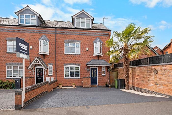 3 Bedroom End Terrace House For Sale In South Road, Bromsgrove, B60