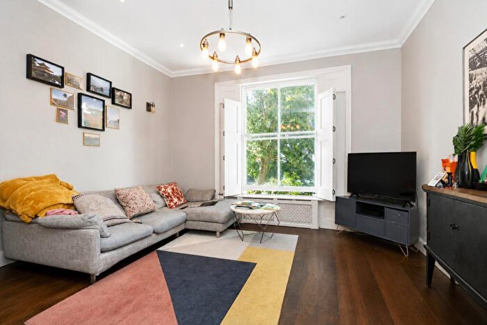 2 Bedroom Duplex To Rent In Morton Road, London, N1