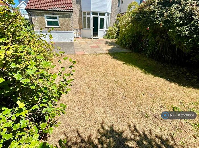 1 Bedroom Maisonette To Rent In Stourcliffe Avenue, Bournemouth, BH6