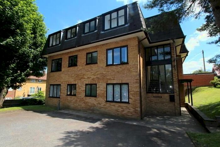 1 Bedroom Flat To Rent In Hillingdon Avenue, Sevenoaks, TN13