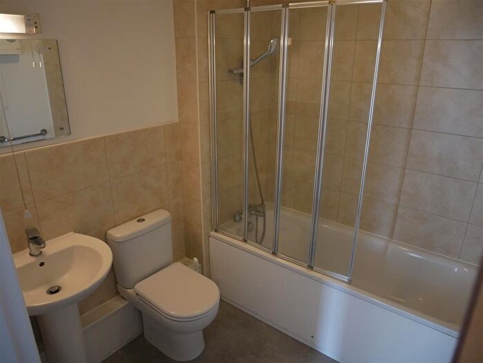 1 Bedroom Flat To Rent In Wenlock Gardens, Hendon, NW4