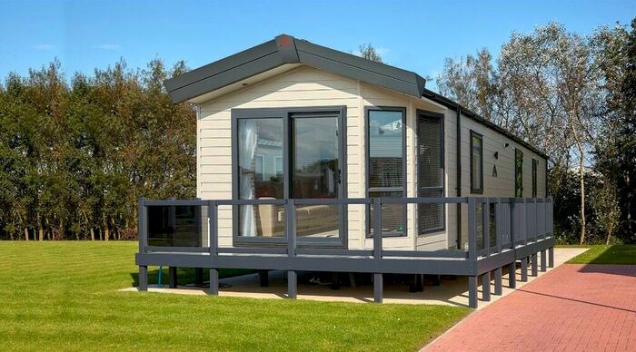 2 Bedroom Mobile Home For Sale In Ghants Lane, Hambleton, FY6