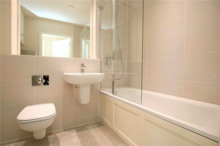 2 Bedroom Apartment For Sale In St. Marys Hall, London Road, Reading, Berkshire, RG1