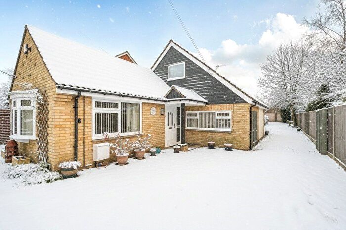 3 Bedroom Bungalow For Sale In Victoria Road, Mortimer Common, Reading, Berkshire, RG7