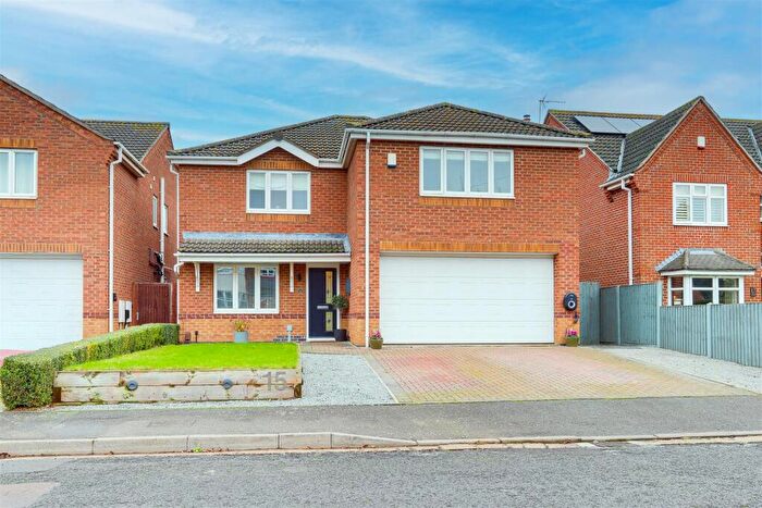 5 Bedroom Detached House For Sale In Linden Grove, Gedling, Nottinghamshire, NG4