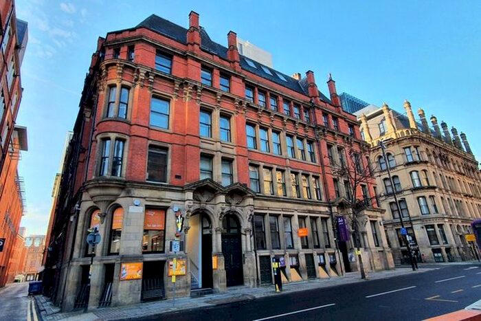 3 Bedroom Flat To Rent In Princess Street, Manchester, M1
