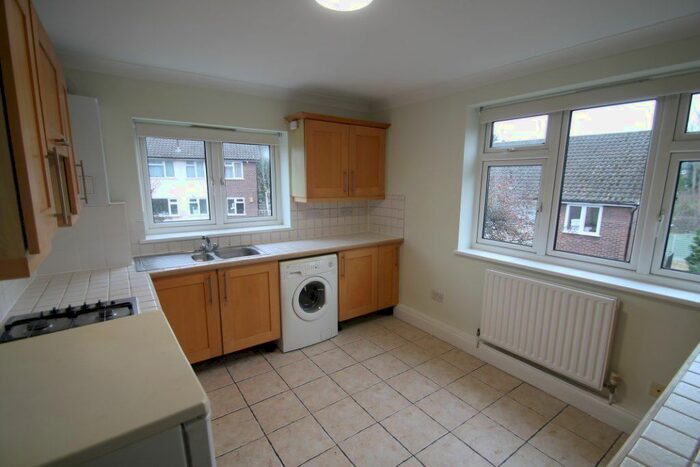 2 Bedroom Property To Rent In Grange Avenue, Woodford Green IG8