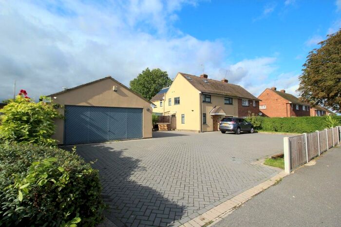 Property To Rent In Highcliffe Road, Wickford, SS11