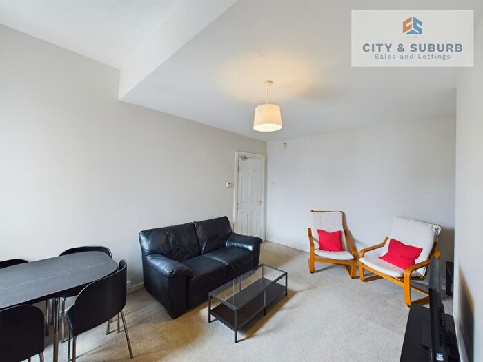 4 Bedroom Maisonette To Rent In Biddlestone Road, Heaton, Newcastle Upon Tyne, Tyne And Wear, NE6