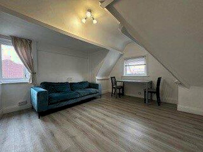 1 Bedroom Flat To Rent In Howard Road, Southampton, SO15