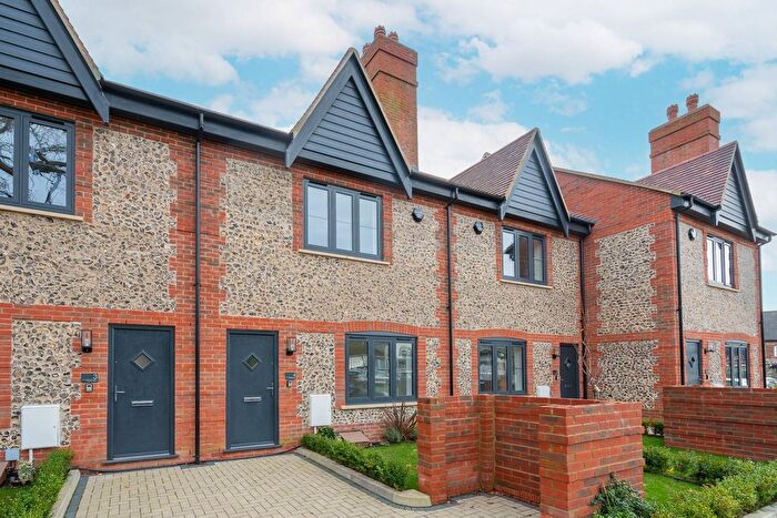 4 Bedroom Terraced House To Rent In Chapel Croft, Chipperfield, Hemel Hempstead, Kings Langley, WD4