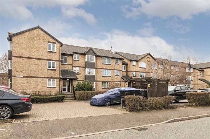 2 Bedroom Flat To Rent In Stubbs Drive, Bermondsey, SE16