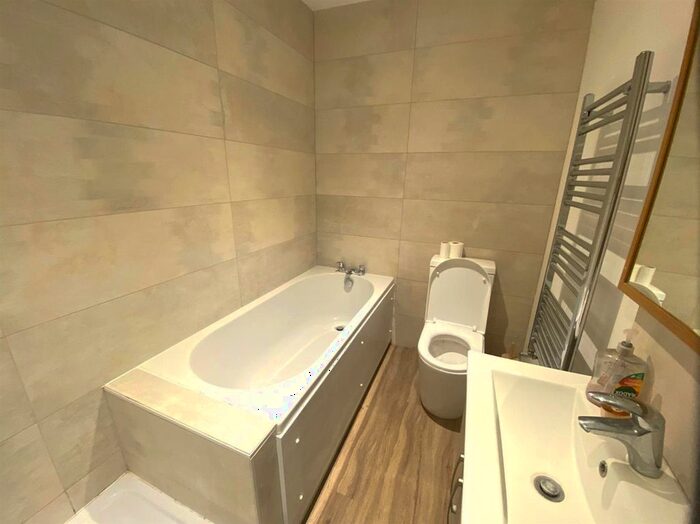 2 Bedroom Flat To Rent In Corvus Terrace, St. Clears, Carmarthen, SA33