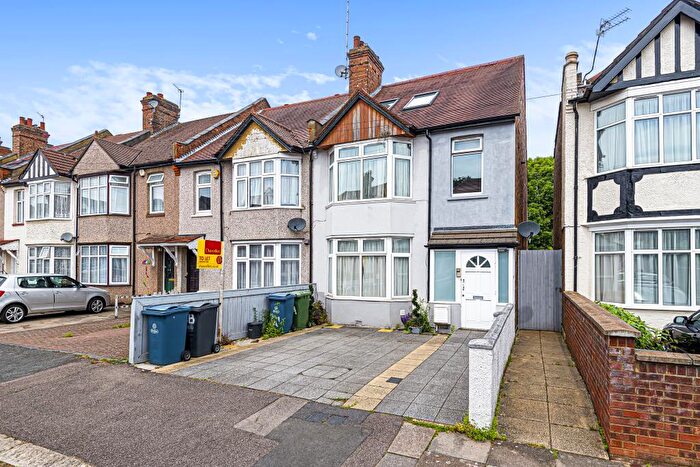 3 Bedroom Flat To Rent In Warrington Road, Harrow, HA1