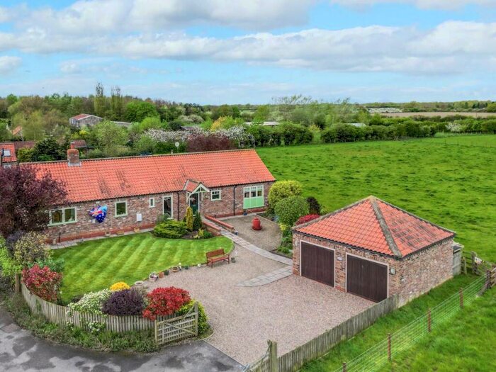 3 Bedroom Detached Bungalow For Sale In Field Cottage, Gribthorpe, DN14