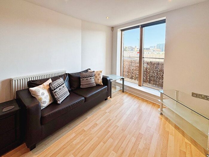 1 Bedroom Flat To Rent In Bowman Lane, Leeds, West Yorkshire, LS10