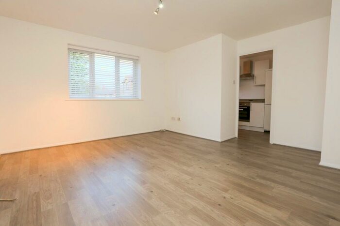 2 Bedroom Apartment To Rent In Charlton, London, Greater London, SE7