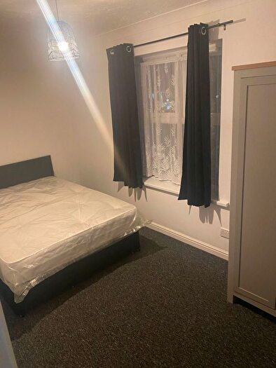 1 Bedroom Flat To Rent In Albert Road, Ilford, IG1