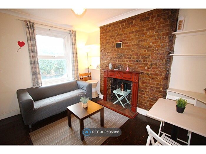 1 Bedroom Flat To Rent In Camden Street, London, NW1