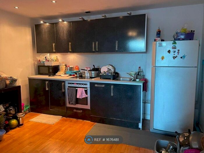 2 Bedroom Flat To Rent In Cardiff, Cardiff, CF10