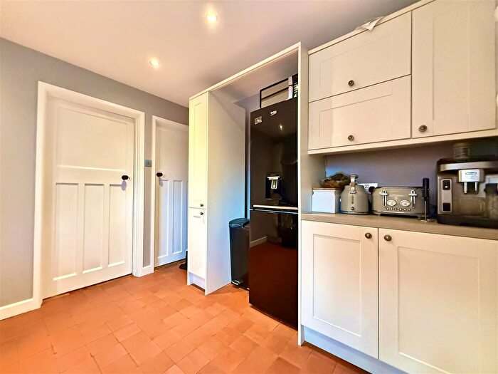 3 Bedroom Semi-Detached House For Sale In Baysham Street, Hereford, HR4 - Photo 10