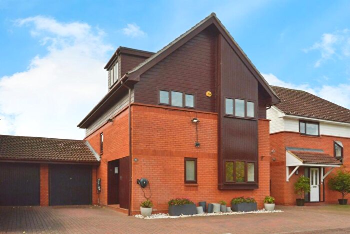 6 Bedroom Detached House For Sale In Broadway Avenue, Giffard Park, Milton Keynes, MK14