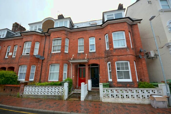3 Bedroom Flat To Rent In Dudley Road, Tunbridge Wells, TN1