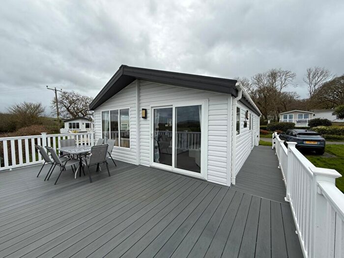 2 Bedroom Lodge For Sale In Two Bed Willerby Clearwater (), Thorness Bay Holiday Park, Cowes, Isle Of Wight, PO31