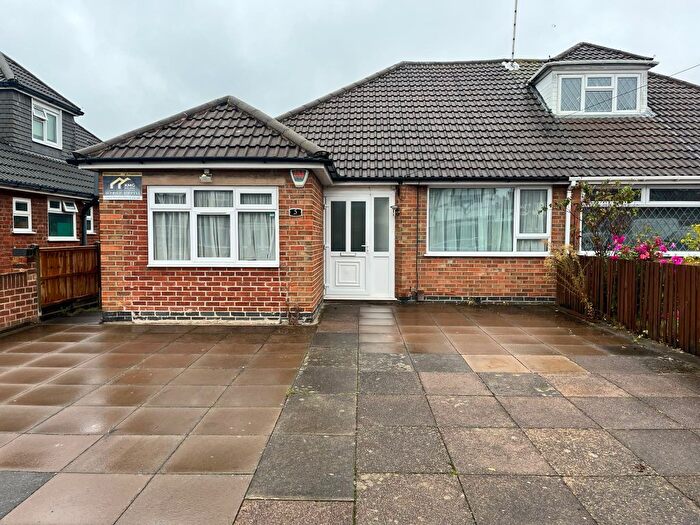 3 Bedroom Bungalow To Rent In Lanesborough Rd, Leicester, LE4