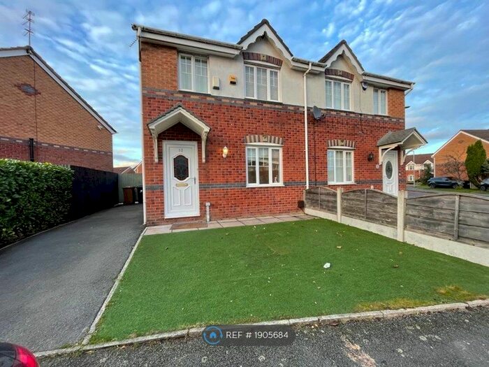 3 Bedroom Semi-Detached House To Rent In Lees Park Avenue, Droylsden, Manchester, M43