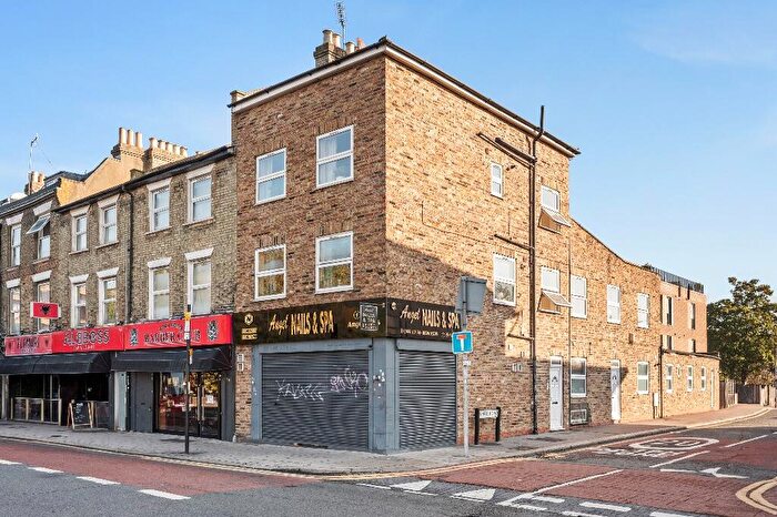 2 Bedroom Flat To Rent In High Road, London, N22