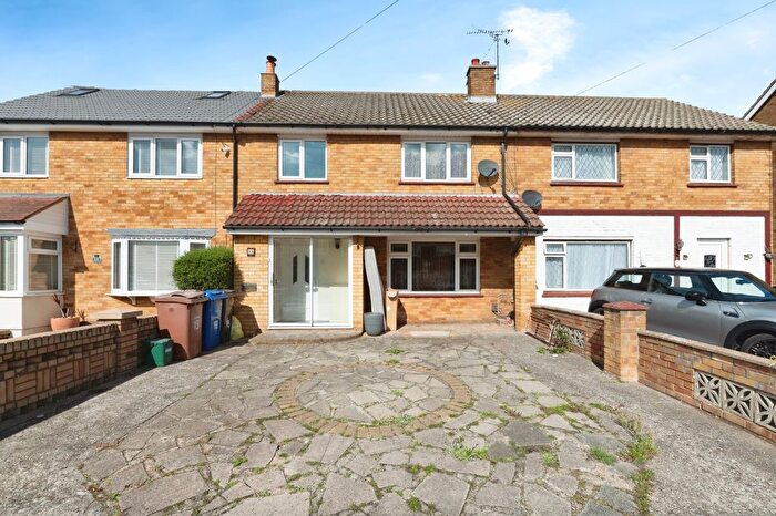3 Bedroom Terraced House For Sale In Wickham Road, Grays, Essex, RM16